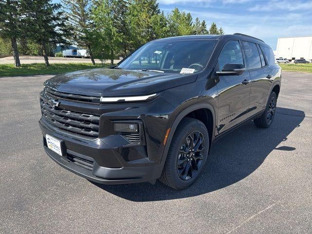 2026 Chevrolet Traverse LT in Mosaic Black Metallic — front three-quarter view